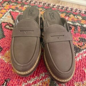 TOMS Women’s  Brown Cara Mules